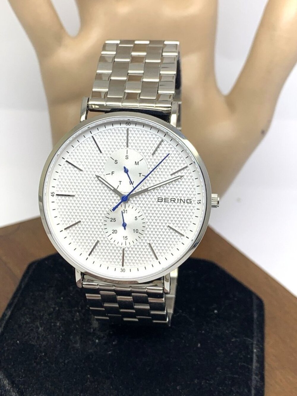Bering Men's Watch 14240-700 Quartz Silver Dial Day Date Stainless Steel 41mm